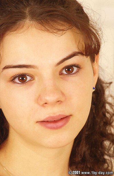 Оленька, 24 года, 2 размер груди